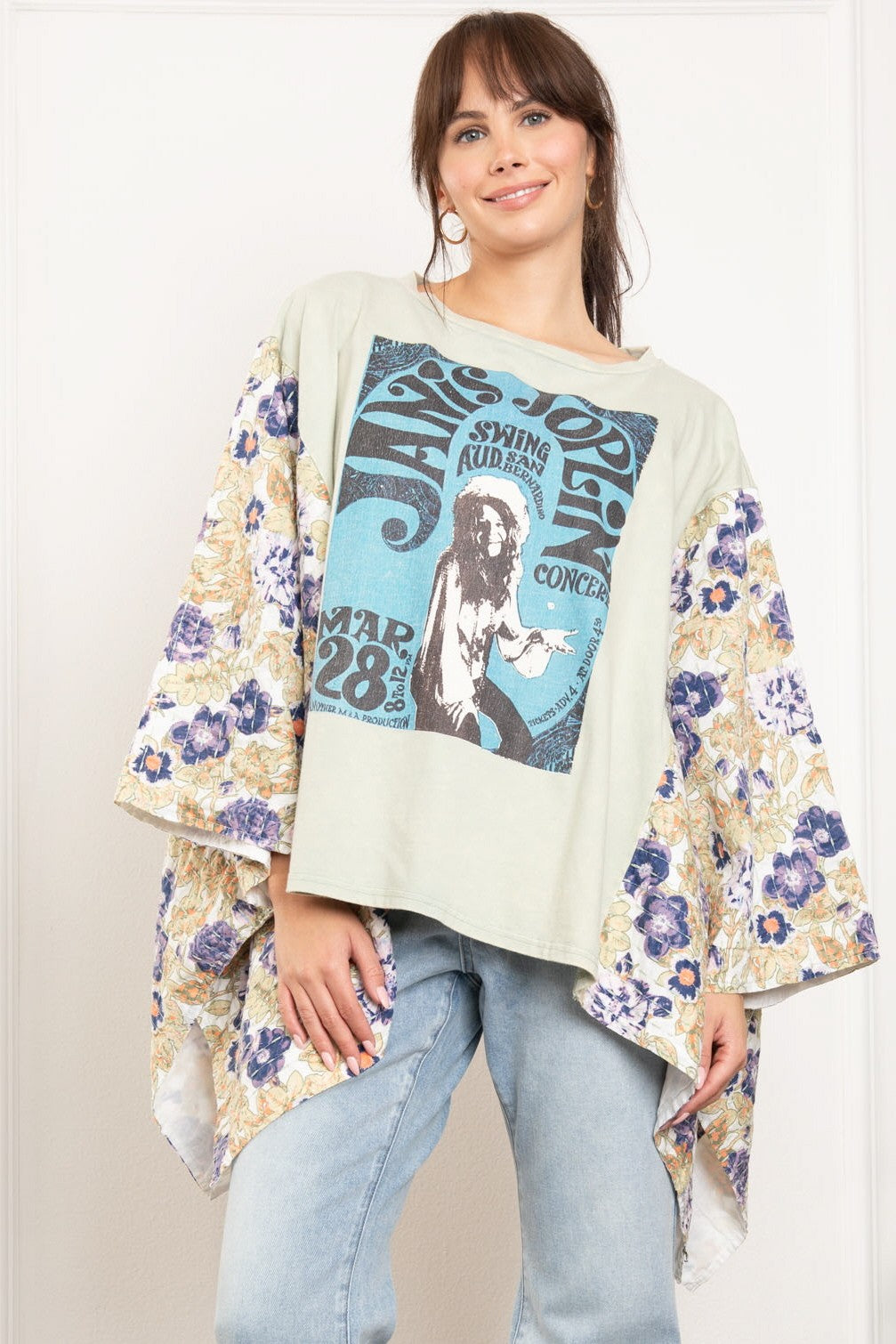 Janis Poncho Sleeve Graphic Shirt